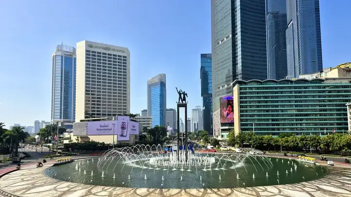 Ilustrasi kategori Perjalanan & Wisata